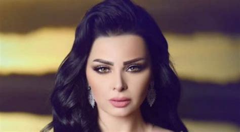 فستان ديانا كرزون في مهرجان جرش يثير الجدل, حيث اثارت إطلالة النجمة الأردنية ديانا كرزون، لدى مشاركتها في مهرجان جرش مؤخراً، الكثير من التعليقات بين معارض ومدافع. ديانا كرزون تسأل الله أن يصلح حالها | رؤيا الإخباري