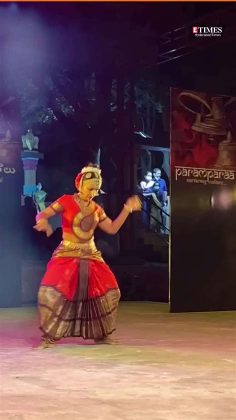 Yamini Reddy Enthralls With Her Kuchipudi Recital Entertainment Times Of India Videos