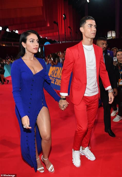Mtv Emas 2019 Cristiano Ronaldos Girlfriend Georgina Rodriguez Wows