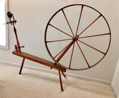 Lot 3 Large Antique Wood Wool Spinning Wheel In Good Condition