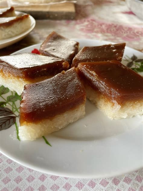 Kuih Seri Muka Recipe Malay Steamed Glutinous Rice With Palm Sugar Custard Delishably