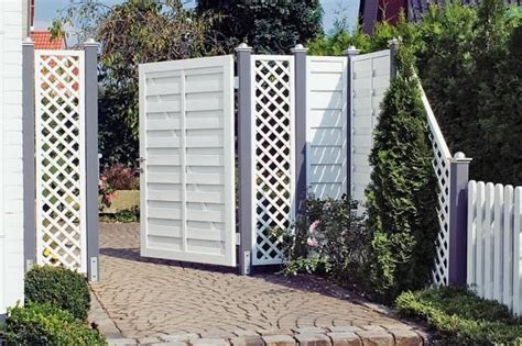 Einseitige sichtschutzwand auf betonmauer geschraubt. Sichtschutz für lauschige Stunden | Sichtschutz garten ...