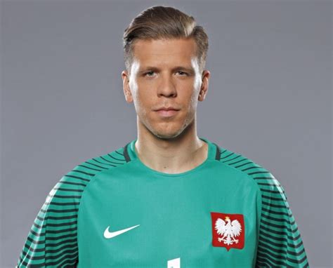 Szczesny's father was also a goalkeeper (a very good one too) and was even a target people: Wojciech Szczesny - Bio, Net Worth, Salary, Wife, Family ...