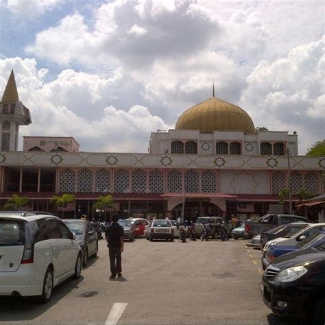 Abu ubaidah was persuaded to become a muslim by abu bakr (raa). Masjid Abu Ubaidah Bin Al-Jarrah - Mosque in Setapak