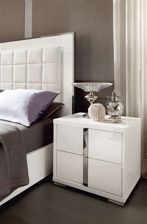 Product titlebeautiful bedroom white color high gloss lacquer coa. White High Gloss bedroom | White high gloss | Bedroom ...