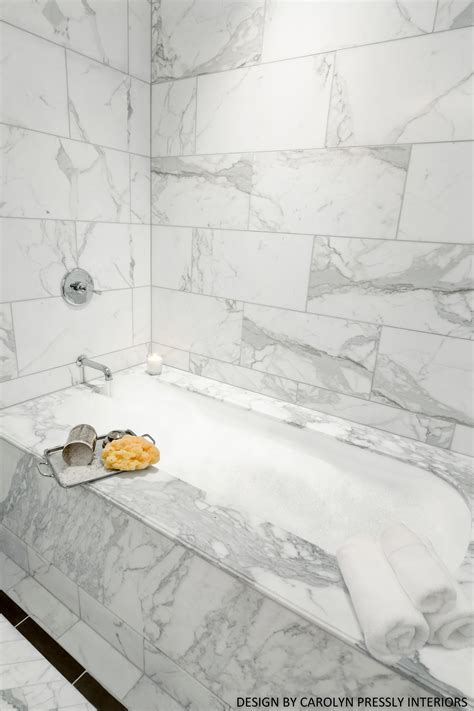 Marble Bathroom With Bathtub