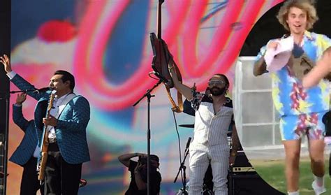 El grupo representa el sonido de la cumbia hecha en méxico. Los Ángeles azules hacen bailar a Justin Bieber en ...