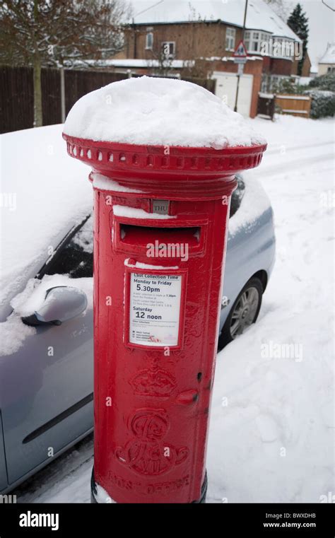 Post Box Snow Winter London England Uk Hi Res Stock Photography And