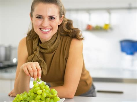 5 Ways To Eat Your Way To Happiness Easy Health Options