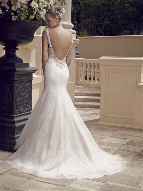 36 Low Back Wedding Dresses Page 3