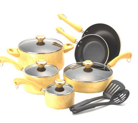 Created with family in mind, the paula dean cookware collections provide the quality, usefulness, and a copper or aluminum base is what to look for in a cookware set. Paula Deen Signature Porcelain 12-piece Cookware Set ...