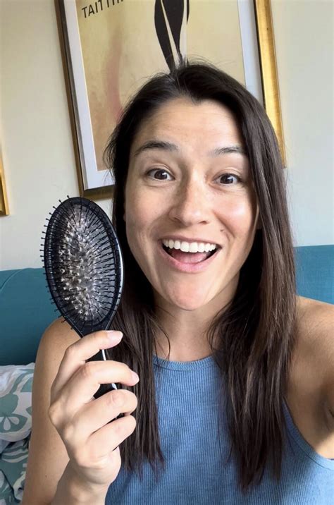 How To Clean A Hair Brush How To Clean The Wet Brush V Style
