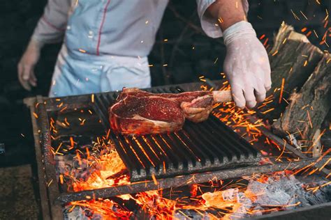 Don't ruin your food by cooking on a rusty grill. The Best Tips for Cooking Steak on Charcoal Grill