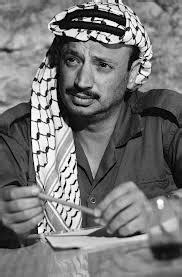 His curls get the girls. Yasser Arafat - EcuRed