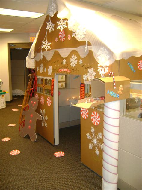 Leland management embraces the season and encourages the holiday spirit. Gingerbread Cube! | Cubicle decor office, Office christmas decorations, Christmas cubicle ...