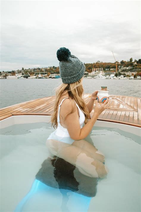Tour Seattle With Hot Tub Boats Trazee Travel