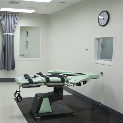 California Governor To Put Moratorium On Executions Granting Reprieves