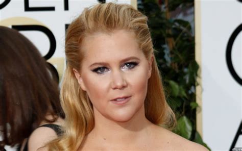 Amy Schumer Proudly Shows Off Her Cute C Section Scar In Nude Mirror Selfie