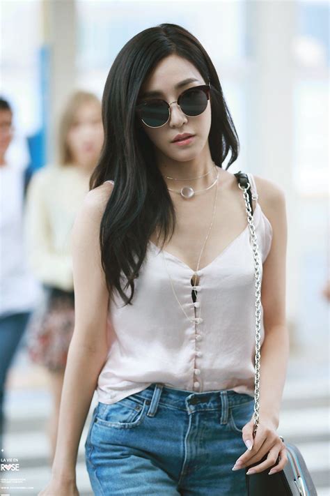 7 photos of tiffany s latest airport fashion showing her classic american style — koreaboo