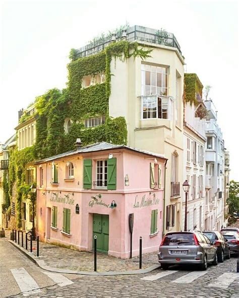 Montmartre Walking Tour Self Guided Walk Of The 18th Solosophie