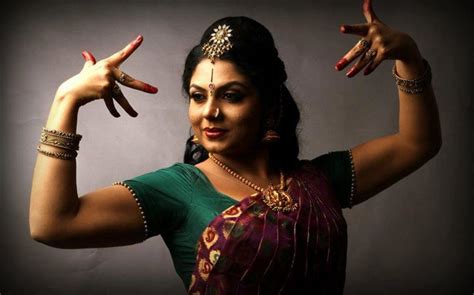 Asha Sarath Dancing Performances Photos Mallu Serial Actress Hot Photos