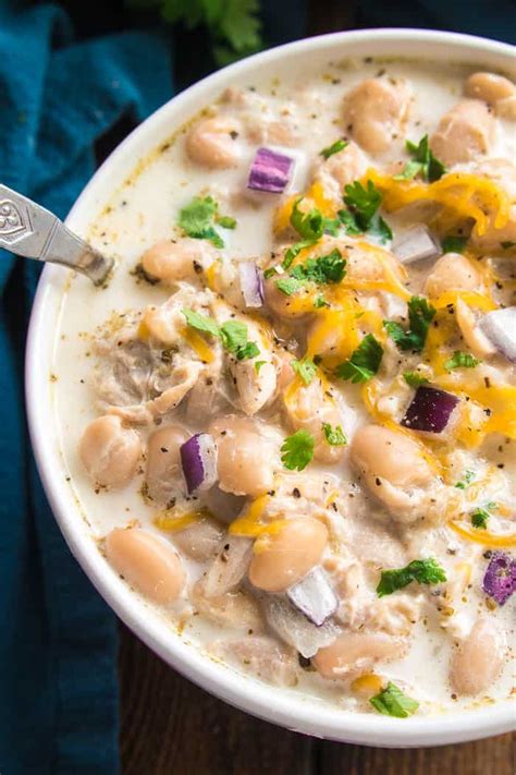 This creamy white chicken chili is made super easy in your crockpot! Creamy White Chicken Chili - Lemon Tree Dwelling