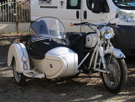 Le gouvernement a finalement acté cette mesure, alors que la ffmc (fédération française des motards en colère) s'y était formellement opposée, avec notamment une mobilisation en avril dernier, pour dénoncer un contrôle trop simpliste, que les motards peuvent réaliser … Contrôle technique moto: le 1er janvier 2022 en Belgique