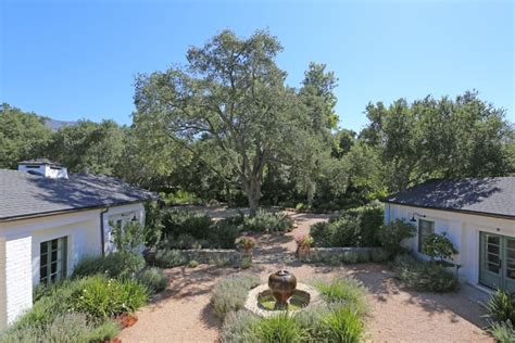 Reese Witherspoon Sells Ojai Home At A Loss