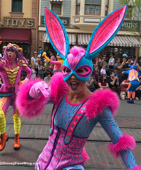 Disney World Characters Face Characters Brazilian Carnival Costumes Stilt Costume Theme Park