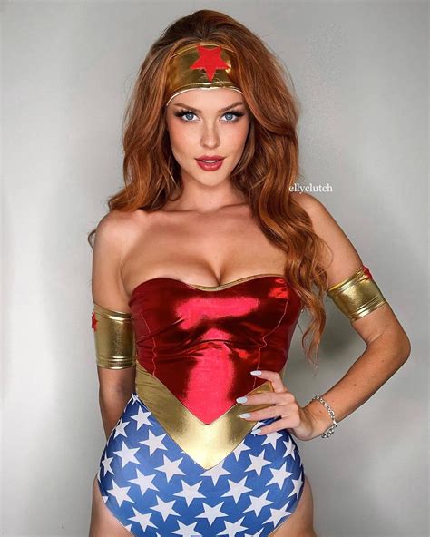 If Wonder Woman Was A Redhead The Sexy Side The Sexy Side