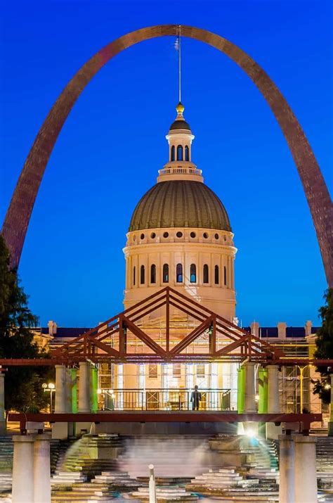Gateway Arch Old Courthouse Saint Louis Gateway To The West Symbol