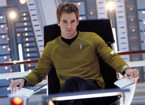 Chris Pine As Captain Kirk 2009 Star Trek 2009 Film Star Trek Star