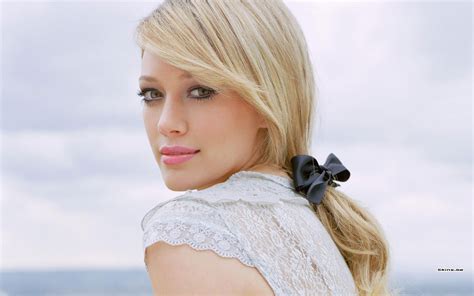 Hilary Duff Blonde Wallpaper Coolwallpapersme