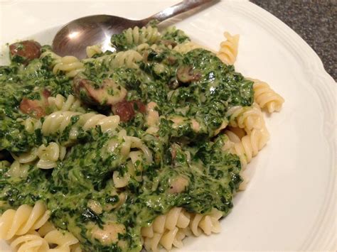 Pasta mit Spinat- Gorgonzola -Soße