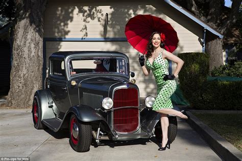 Veterans Trade Their Uniforms For 1940s Style Pin Up Attire For