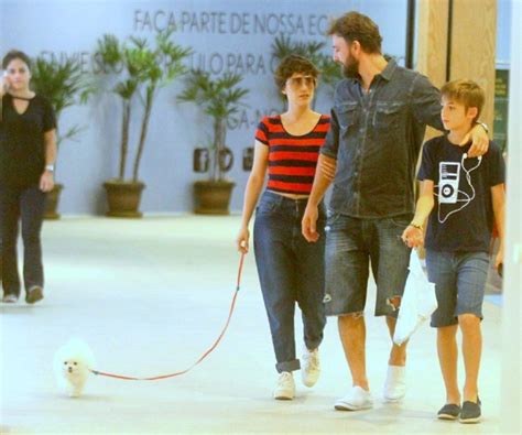 Em 19 de março de 2006, nelson dantas faleceu vítima de parada cardiorrespiratória. Cássio Reis passeia com Fernanda Vasconcellos e filho no ...