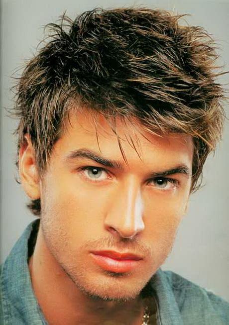 Coupe de cheveux raide homme - Beauté et style