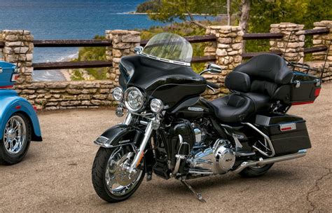 The entire touring lineup are variations of what started off as the electra glide. HARLEY DAVIDSON Electra Glide Ultra Limited specs - 2013 ...