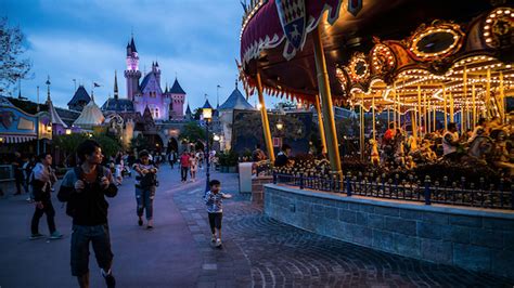 It is the first theme park located inside the hong kong disneyland resort and managed by hong kong international theme parks. The 10 Best Attractions at Hong Kong Disneyland :: Travel ...