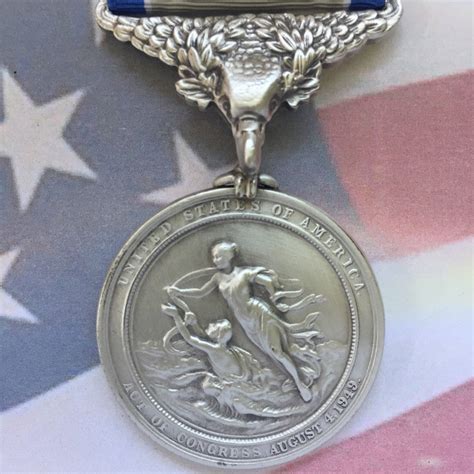Us Coast Guard Silver Lifesaving Bravery Medal Order Military