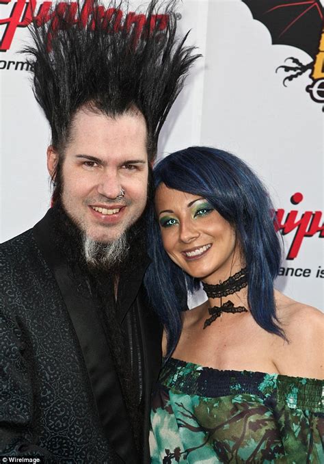 Static X Frotnman Wayne Static S Widow Tera Wray Commits Suicide Daily Mail Online
