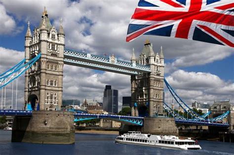 Der buckingham palace in der tower of london ist die heimat der britischen kronjuwelen. Themse-Fahrt: Hop-on/Hop-off Sightseeing River Cruise ...