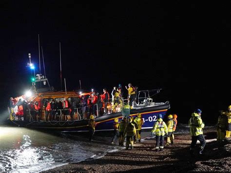 Lifeboat Rescues Several People From Small Boat Off Kent Coast Middle East