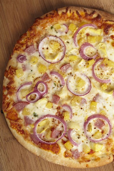 Ham Pineapple And Red Onion Pizza Recipe Eat Smarter Usa