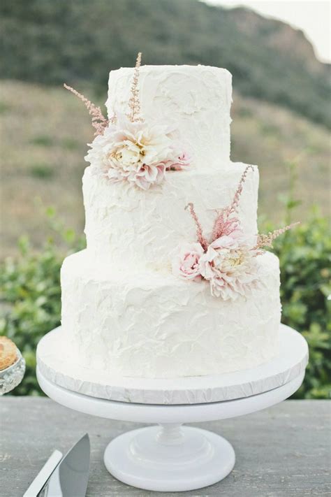 Simple Wedding Cake With Pale Flowers Stunning Wedding
