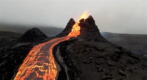 Las Impactantes Imágenes De La Erupción Del Volcán Fagradalsfjall En