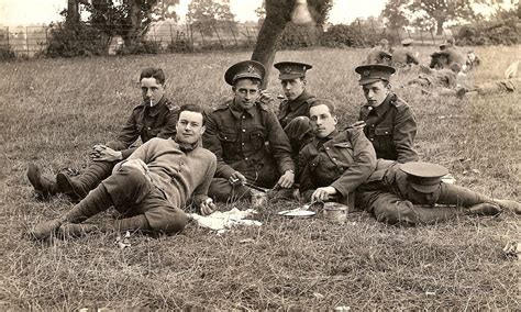 Discover what the world looked like on saturday, august 08, 1914 on takemeback.to. August 1914 | My Grandfather, lying down on the right ...