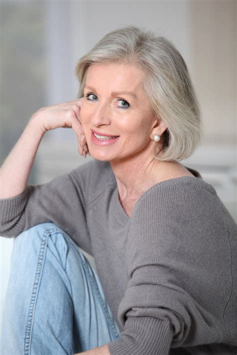 How to Handle Gray Hair | Hairstyles to Cover Gray Hair