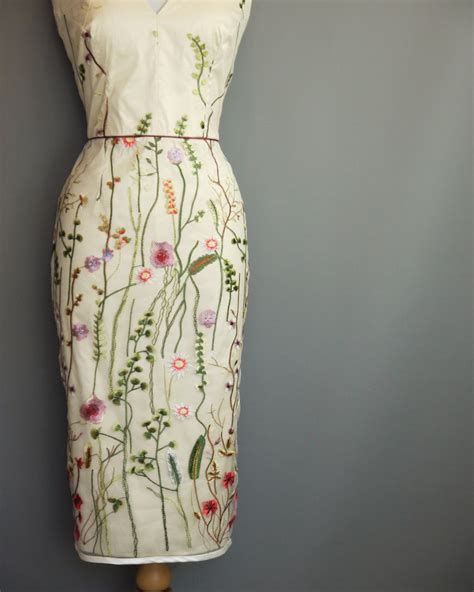 Size UK 16 US 12-14/EU 44 Lyra Wedding Dress in Botanical | Etsy