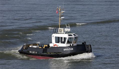 Do you wanna hit a rub and tug? Stan Tugboat 1205 from stock for harbour and offshore duties